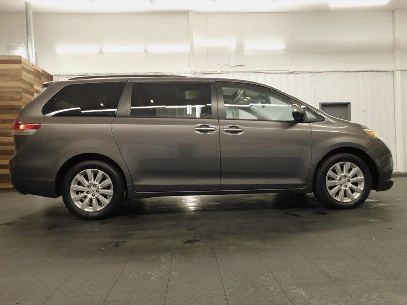 2013 Toyota Sienna Limited 7-Passenger   - Photo 4 - Gladstone, OR 97027