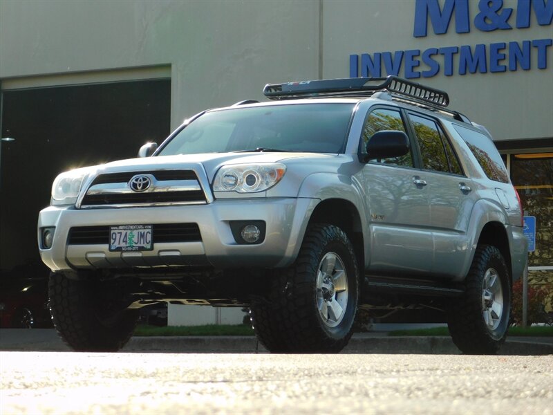 2008 Toyota 4Runner SR5 4X4 6Cyl / Sunroof / LIFTED NEW 33 " MUD TIRES - Photo 1 - Portland, OR 97217
