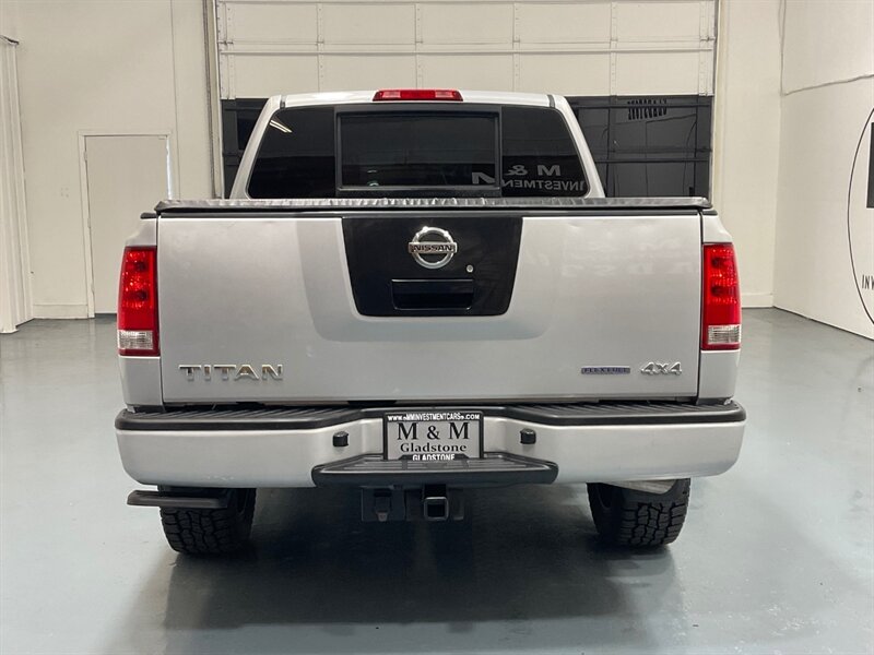 2011 Nissan Titan SV Crew Cab 4X4 / 5.6L V8 / Navi & backup Camera  / ZERO RUST - Photo 5 - Gladstone, OR 97027