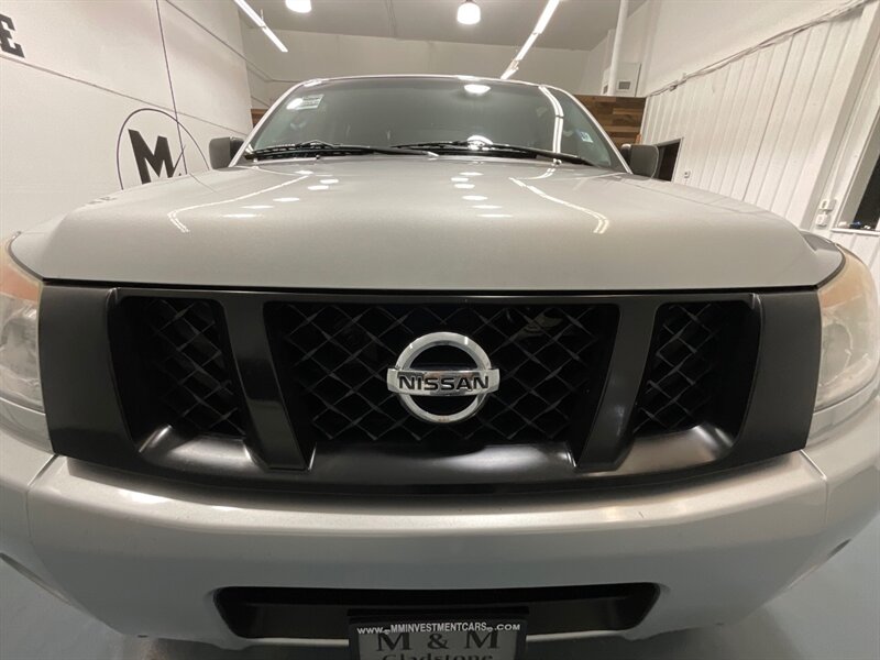 2011 Nissan Titan SV Crew Cab 4X4 / 5.6L V8 / Navi & backup Camera  / ZERO RUST - Photo 30 - Gladstone, OR 97027