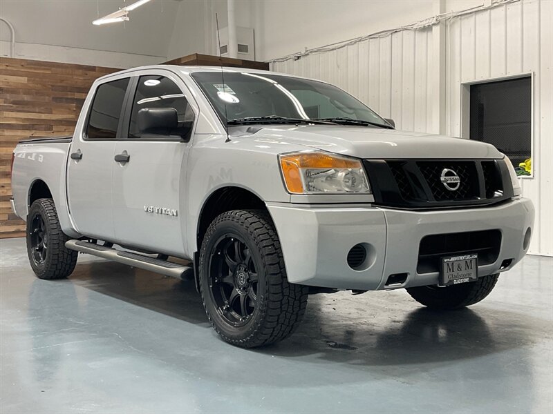 2011 Nissan Titan SV Crew Cab 4X4 / 5.6L V8 / Navi & backup Camera  / ZERO RUST - Photo 54 - Gladstone, OR 97027