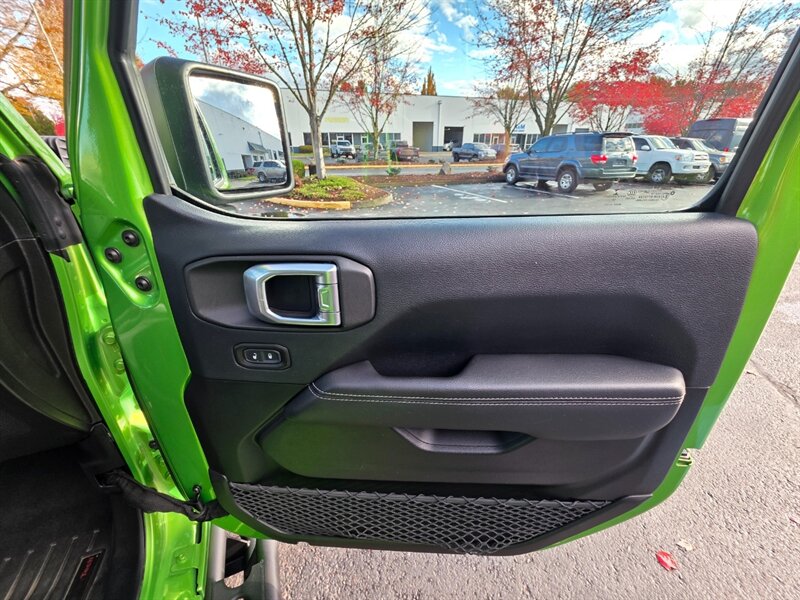 2018 Jeep Wrangler UNLIMITED SAHARA 4X4 LIFTED 6-SPEED 38K miles / Many Custom Upgrades / Very Low Miles / Suspension Lift / Bumpers / Winch / Fully Loaded - Photo 44 - Portland, OR 97217