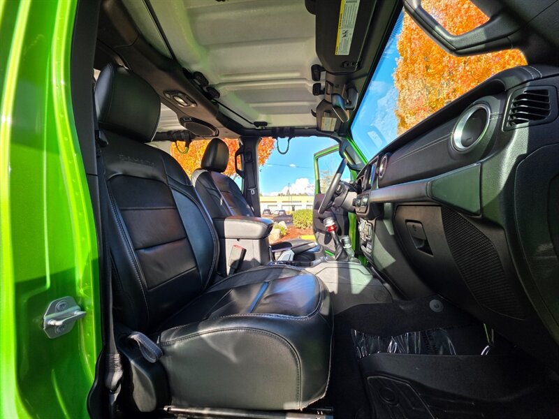2018 Jeep Wrangler UNLIMITED SAHARA 4X4 LIFTED 6-SPEED 38K miles / Many Custom Upgrades / Very Low Miles / Suspension Lift / Bumpers / Winch / Fully Loaded - Photo 14 - Portland, OR 97217