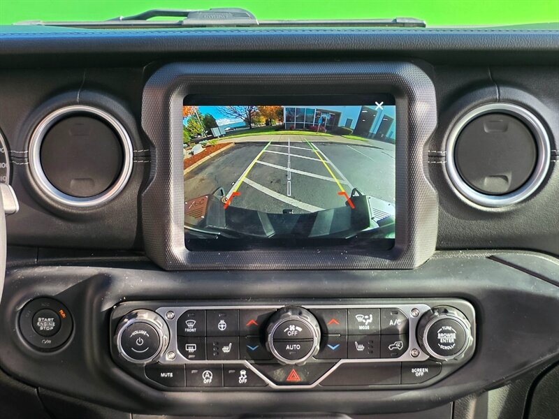 2018 Jeep Wrangler UNLIMITED SAHARA 4X4 LIFTED 6-SPEED 38K miles / Many Custom Upgrades / Very Low Miles / Suspension Lift / Bumpers / Winch / Fully Loaded - Photo 36 - Portland, OR 97217