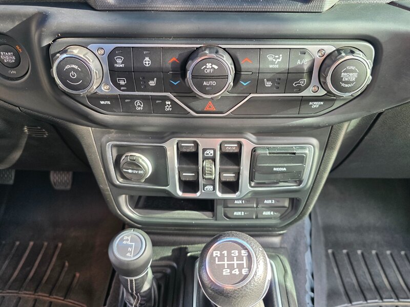 2018 Jeep Wrangler UNLIMITED SAHARA 4X4 LIFTED 6-SPEED 38K miles / Many Custom Upgrades / Very Low Miles / Suspension Lift / Bumpers / Winch / Fully Loaded - Photo 34 - Portland, OR 97217
