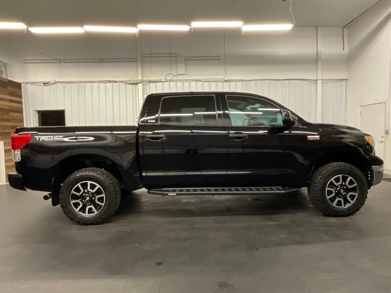 2012 Toyota Tundra TRD OFF RD CREW MAX / 4X4 / 5.7L / NEW BF GOODRICH  NEW TIRES / TRD OFF RD / CREW MAX / CLEAN CLEAN - Photo 4 - Gladstone, OR 97027