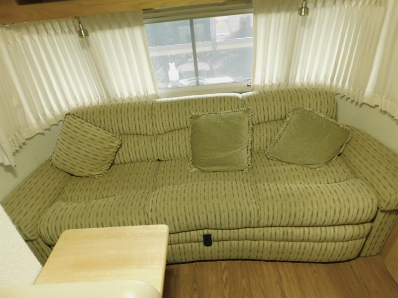 2006 Airstream Rt Classic Series M-30 / 31 Ft w/ Slide Out/75Th A Classic Series M-30   - Photo 22 - Gladstone, OR 97027