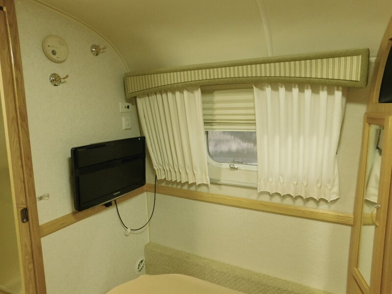 2006 Airstream Rt Classic Series M-30 / 31 Ft w/ Slide Out/75Th A Classic Series M-30   - Photo 15 - Gladstone, OR 97027