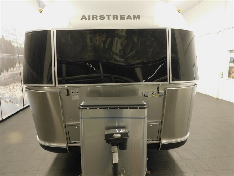 2006 Airstream Rt Classic Series M-30 / 31 Ft w/ Slide Out/75Th A Classic Series M-30   - Photo 5 - Gladstone, OR 97027