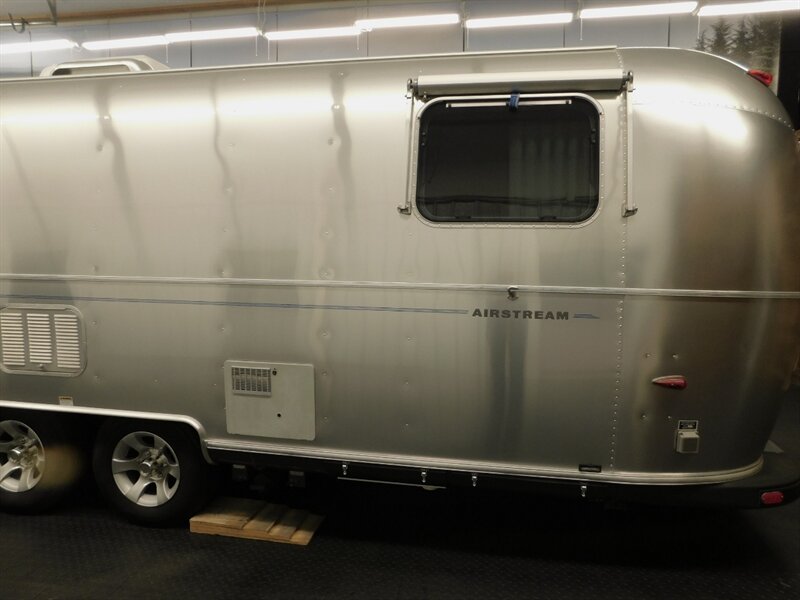 2006 Airstream Rt Classic Series M-30 / 31 Ft w/ Slide Out/75Th A Classic Series M-30   - Photo 46 - Gladstone, OR 97027