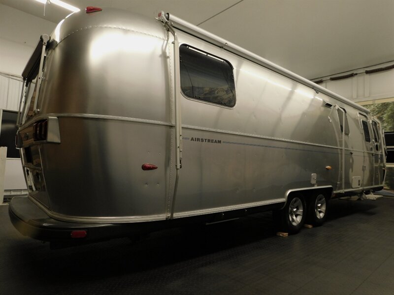 2006 Airstream Rt Classic Series M-30 / 31 Ft w/ Slide Out/75Th A Classic Series M-30   - Photo 4 - Gladstone, OR 97027