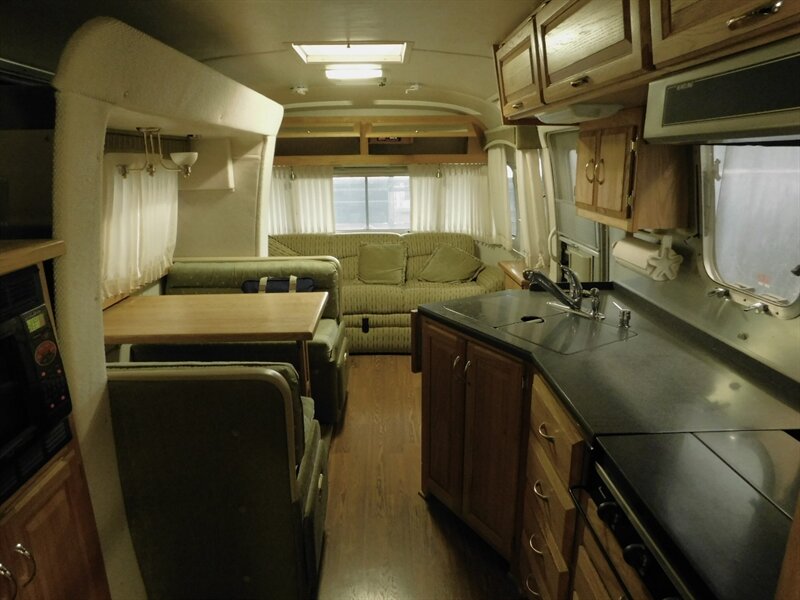 2006 Airstream Rt Classic Series M-30 / 31 Ft w/ Slide Out/75Th A Classic Series M-30   - Photo 10 - Gladstone, OR 97027