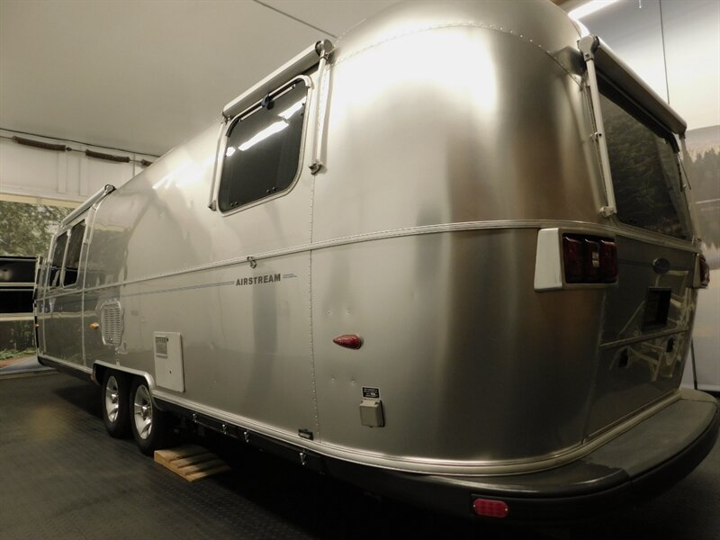 2006 Airstream Rt Classic Series M-30 / 31 Ft w/ Slide Out/75Th A Classic Series M-30   - Photo 45 - Gladstone, OR 97027