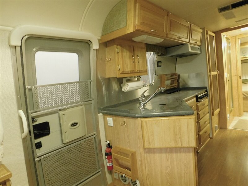 2006 Airstream Rt Classic Series M-30 / 31 Ft w/ Slide Out/75Th A Classic Series M-30   - Photo 35 - Gladstone, OR 97027