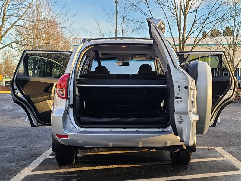 2006 Toyota RAV4 Sport  / FOUR WHEEL DRIVE / EXCELLENT CONDITION ! - Photo 21 - Portland, OR 97217