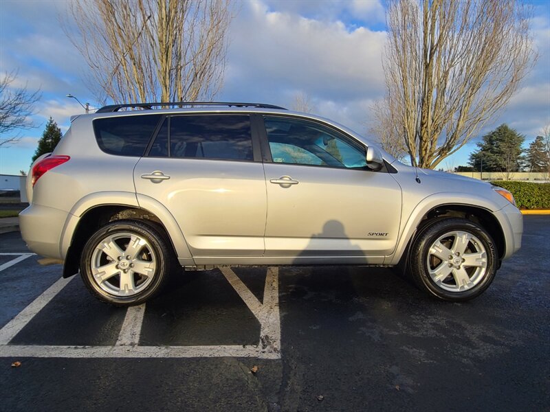 2006 Toyota RAV4 Sport  / FOUR WHEEL DRIVE / EXCELLENT CONDITION ! - Photo 4 - Portland, OR 97217