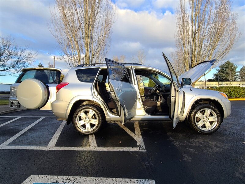 2006 Toyota RAV4 Sport  / FOUR WHEEL DRIVE / EXCELLENT CONDITION ! - Photo 24 - Portland, OR 97217