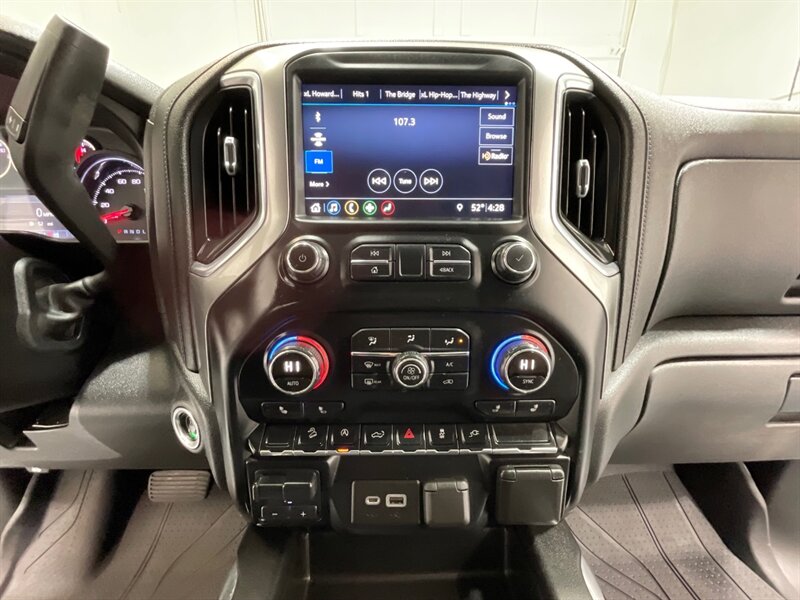 2019 Chevrolet Silverado 1500 RST Crew Cab 4X4 / Z71 OFF RD / Leather /1-OWNER  / ZERO RUST - Photo 19 - Gladstone, OR 97027