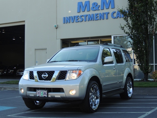 2005 Nissan Pathfinder LE / 4X4 / 3RD Seat / Navigation / 22-inch Wheels   - Photo 1 - Portland, OR 97217