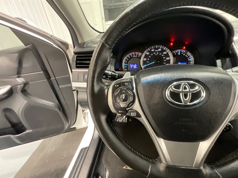 2014 Toyota Camry SE Sedan / 2.5L 4Cyl / Backup Camera / Excel Cond   - Photo 35 - Gladstone, OR 97027