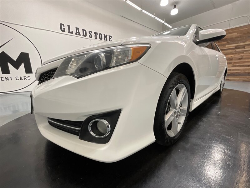 2014 Toyota Camry SE Sedan / 2.5L 4Cyl / Backup Camera / Excel Cond   - Photo 42 - Gladstone, OR 97027