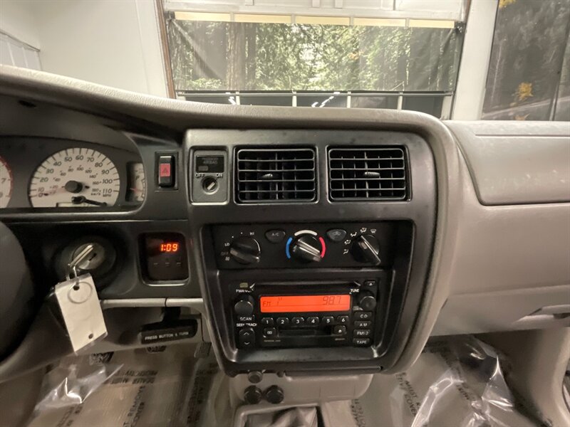 2003 Toyota Tacoma V6 2dr Xtracab 4X4 /TRD OFF RD / 5-SPEED / 1-OWNER  TRD OFF RD PKG / REAR DIFF LOCKS / NEW TIMING BELT SERVICE - Photo 19 - Gladstone, OR 97027