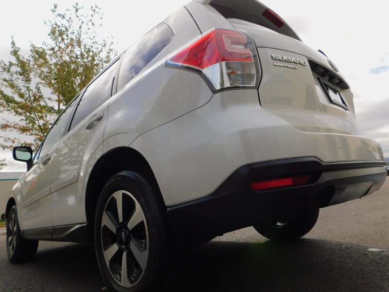 2018 Subaru Forester 2.5i Premium Sport Utilty / Pano Sunroof / 1-OWNER   - Photo 10 - Portland, OR 97217