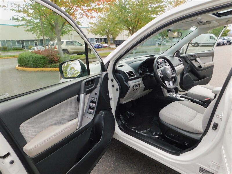 2018 Subaru Forester 2.5i Premium Sport Utilty / Pano Sunroof / 1-OWNER   - Photo 11 - Portland, OR 97217