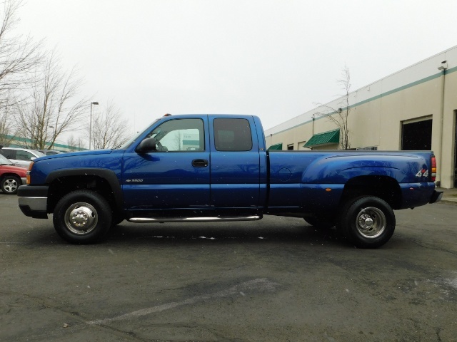 2004 Chevrolet Silverado 3500 LT 4dr / 4X4 / V8 8.1Liter / DUALLY / LOW LOW MILE   - Photo 3 - Portland, OR 97217