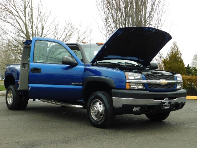 2004 Chevrolet Silverado 3500 LT 4dr / 4X4 / V8 8.1Liter / DUALLY / LOW LOW MILE   - Photo 26 - Portland, OR 97217