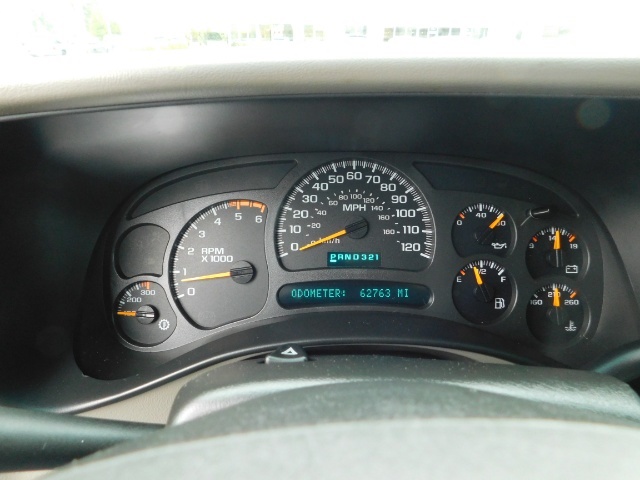 2004 Chevrolet Silverado 3500 LT 4dr / 4X4 / V8 8.1Liter / DUALLY / LOW LOW MILE   - Photo 32 - Portland, OR 97217