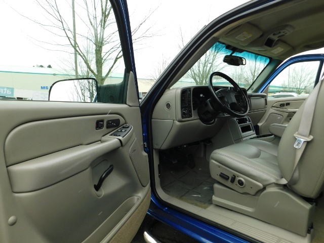 2004 Chevrolet Silverado 3500 LT 4dr / 4X4 / V8 8.1Liter / DUALLY / LOW LOW MILE   - Photo 6 - Portland, OR 97217