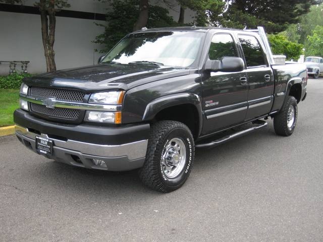 2004 Chevrolet Silverado 2500 LT   - Photo 1 - Portland, OR 97217