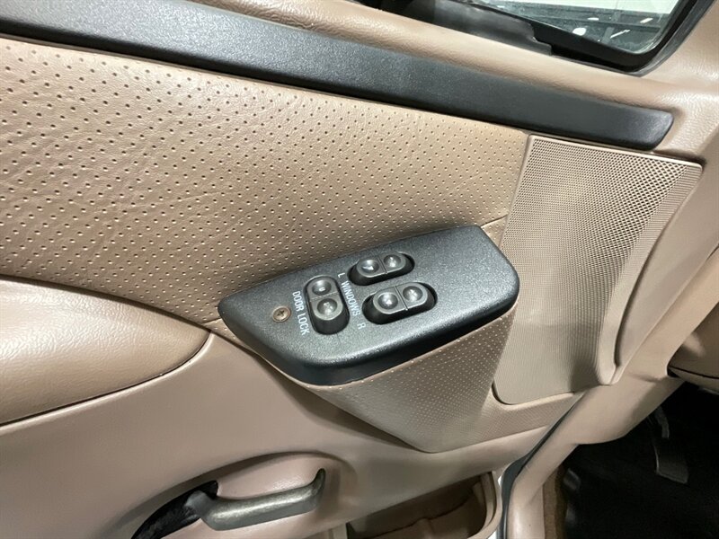 1996 Ford F-250 XLT / 4X4 / 7.3L DIESEL / LOCAL  / ONLY 121K MILES  / LONG BED / TRUCK / ZERO RUST - Photo 33 - Gladstone, OR 97027