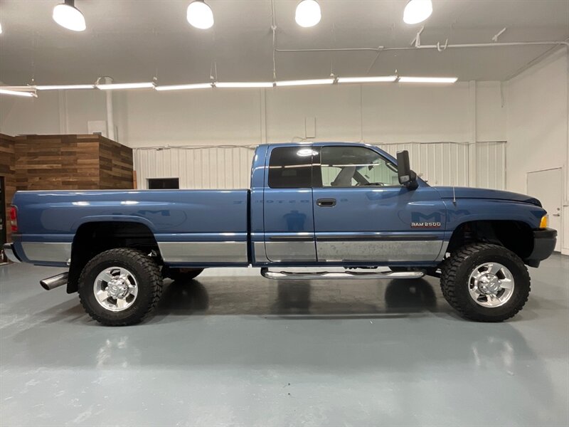 2002 Dodge Ram 2500 SLT Quad Cab 4X4 / 5.9L DIESEL / 5-SPEED MANUAL  / LOCAL TRUCK w. ZERO RUST / BRAND NEW SET OF TIRES - Photo 4 - Gladstone, OR 97027