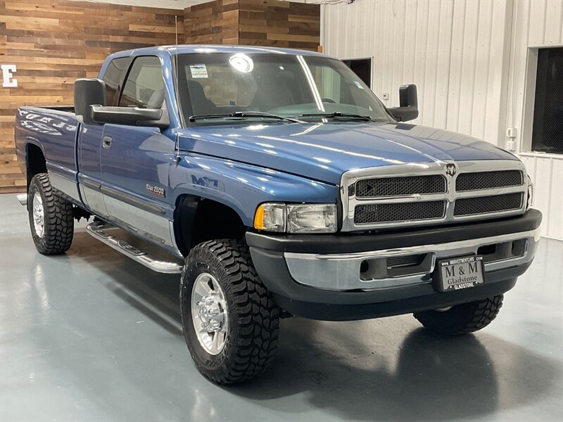 2002 Dodge Ram 2500 SLT Quad Cab 4X4 / 5.9L DIESEL / 5-SPEED MANUAL  / LOCAL TRUCK w. ZERO RUST / BRAND NEW SET OF TIRES - Photo 2 - Gladstone, OR 97027