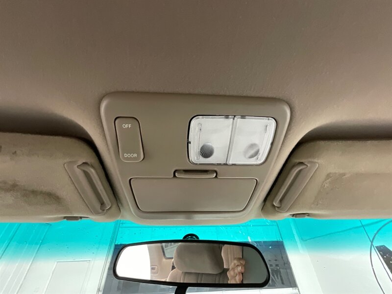 2000 Toyota Tundra SR5 4X4 / 4.7L V8/LIFTED/FRESH TIMING BELT SERVICE / ZERO RUST - Photo 40 - Gladstone, OR 97027