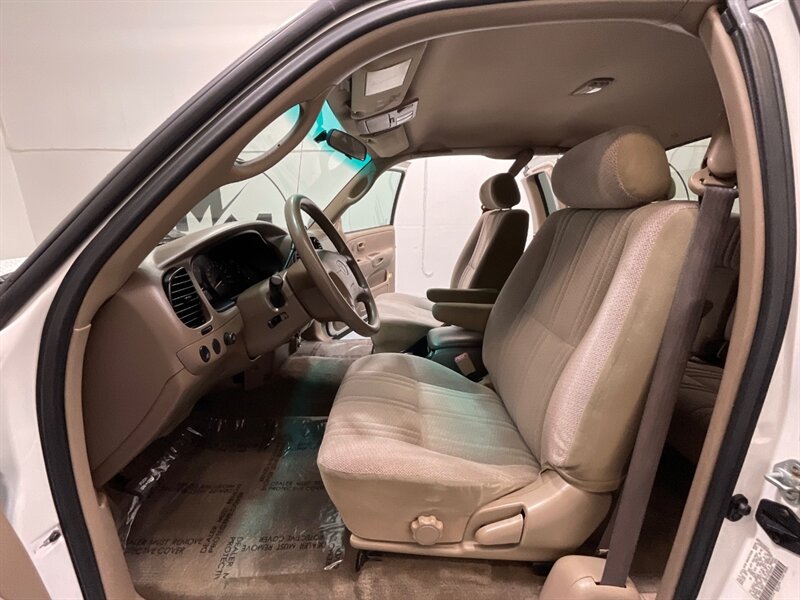 2000 Toyota Tundra SR5 4X4 / 4.7L V8/LIFTED/FRESH TIMING BELT SERVICE / ZERO RUST - Photo 12 - Gladstone, OR 97027