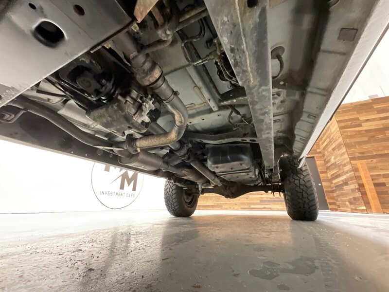 2000 Toyota Tundra SR5 4X4 / 4.7L V8/LIFTED/FRESH TIMING BELT SERVICE / ZERO RUST - Photo 21 - Gladstone, OR 97027