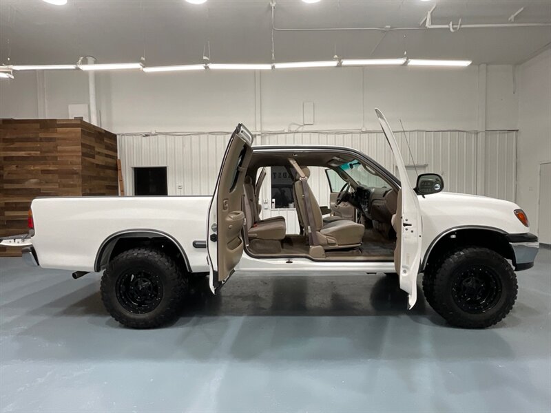 2000 Toyota Tundra SR5 4X4 / 4.7L V8/LIFTED/FRESH TIMING BELT SERVICE / ZERO RUST - Photo 30 - Gladstone, OR 97027