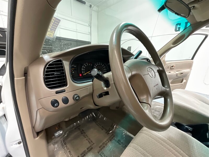 2000 Toyota Tundra SR5 4X4 / 4.7L V8/LIFTED/FRESH TIMING BELT SERVICE / ZERO RUST - Photo 39 - Gladstone, OR 97027