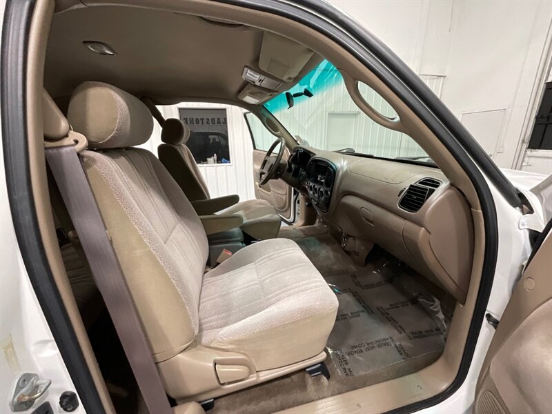 2000 Toyota Tundra SR5 4X4 / 4.7L V8/LIFTED/FRESH TIMING BELT SERVICE / ZERO RUST - Photo 15 - Gladstone, OR 97027