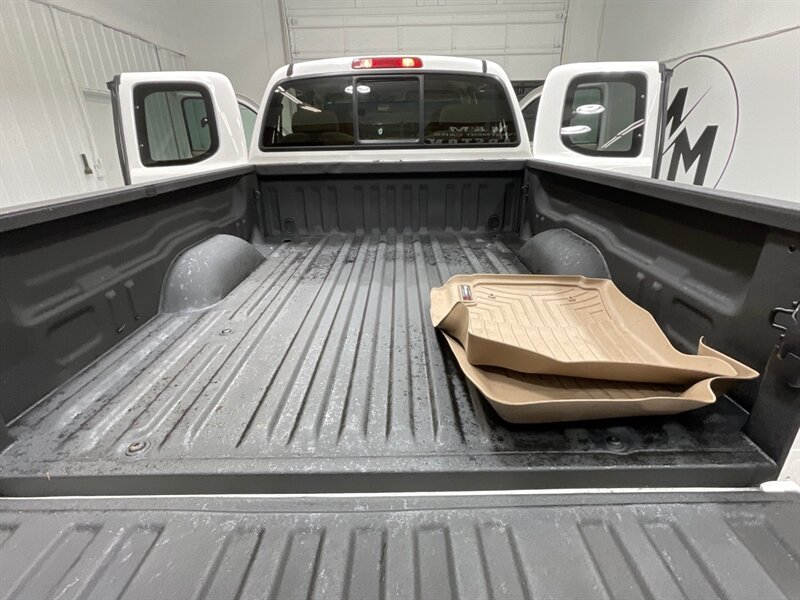 2000 Toyota Tundra SR5 4X4 / 4.7L V8/LIFTED/FRESH TIMING BELT SERVICE / ZERO RUST - Photo 20 - Gladstone, OR 97027