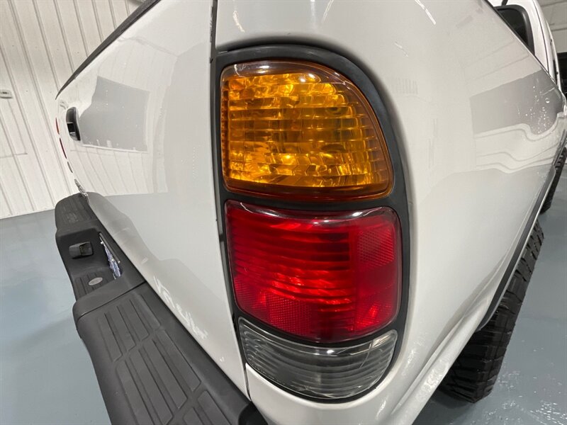 2000 Toyota Tundra SR5 4X4 / 4.7L V8/LIFTED/FRESH TIMING BELT SERVICE / ZERO RUST - Photo 28 - Gladstone, OR 97027