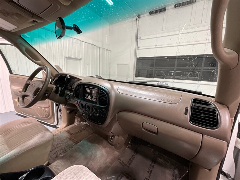 2000 Toyota Tundra SR5 4X4 / 4.7L V8/LIFTED/FRESH TIMING BELT SERVICE / ZERO RUST - Photo 35 - Gladstone, OR 97027