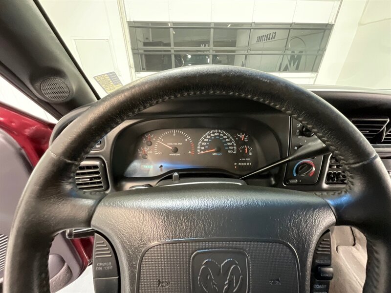 2001 Dodge Ram 2500 SLT 4X4 / 5.9L CUMMINS DIESEL /1-OWNER / 74K MILES / LOCAL OREGON TRUCK / ZERO RUST / LONG BED - Photo 43 - Gladstone, OR 97027