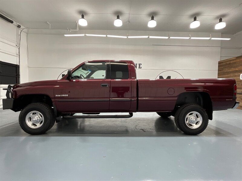 2001 Dodge Ram 2500 SLT 4X4 / 5.9L CUMMINS DIESEL /1-OWNER / 74K MILES / LOCAL OREGON TRUCK / ZERO RUST / LONG BED - Photo 3 - Gladstone, OR 97027