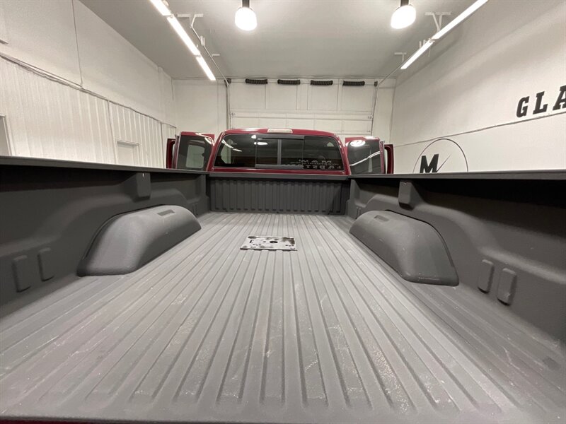 2001 Dodge Ram 2500 SLT 4X4 / 5.9L CUMMINS DIESEL /1-OWNER / 74K MILES / LOCAL OREGON TRUCK / ZERO RUST / LONG BED - Photo 10 - Gladstone, OR 97027