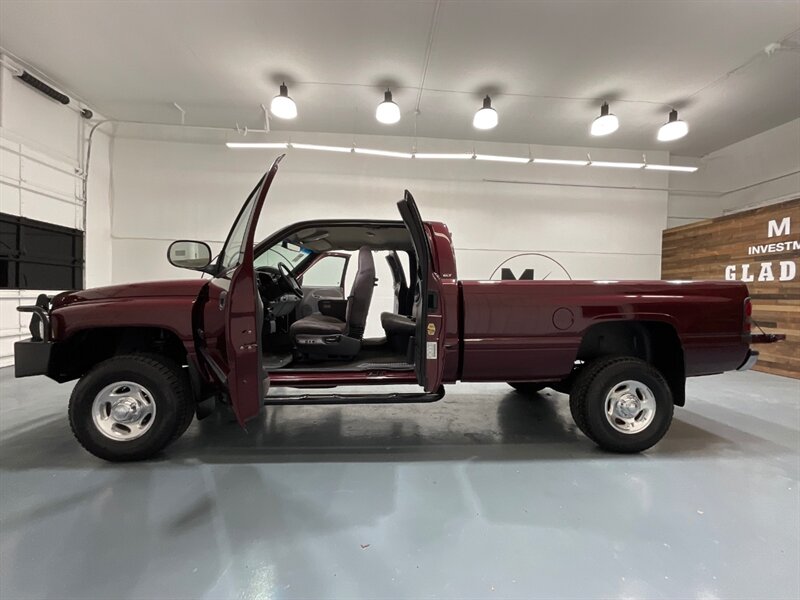 2001 Dodge Ram 2500 SLT 4X4 / 5.9L CUMMINS DIESEL /1-OWNER / 74K MILES / LOCAL OREGON TRUCK / ZERO RUST / LONG BED - Photo 31 - Gladstone, OR 97027