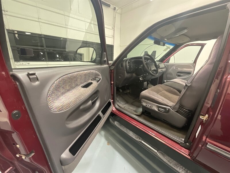 2001 Dodge Ram 2500 SLT Laramie 4X4 5.9L CUMMINS DIESEL/74K MILES /LOCAL OREGON TRUCK w. ZERO RUST /1-OWNER - Photo 33 - Gladstone, OR 97027